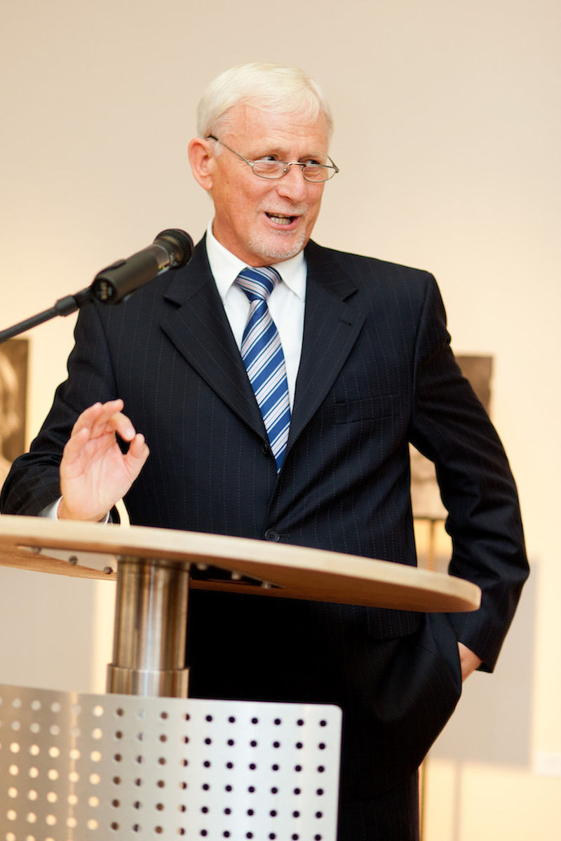 VFF-Präsident Wulf Meier gab beim Jahresfest 2011 bekannt, dass die Vereinigung zum Sommersemester 2012 drei Deutschlandstipendien zur Verfügung stellt.