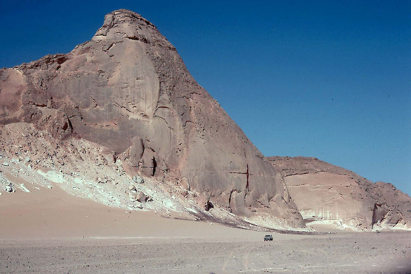 "Wenn man viele Tage off-road durch die offene Wüste fährt, kann man sich keine Fehler erlauben", sagt der Geologe Peter Wycisk.
