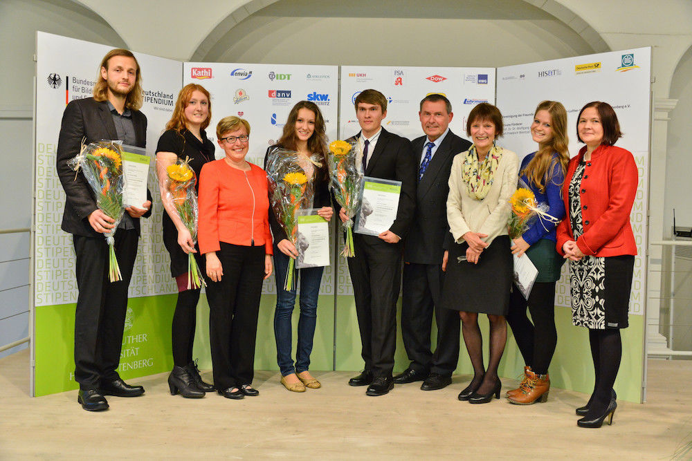 Recipients receive Germany Scholarships of  the Association of Friends and Sponsors of the University (VFF), Institut für Unternehmensforschung und Unternehmensführung (ifu) and the Chamber of Commerce and Industry Halle-Dessau (IHK)