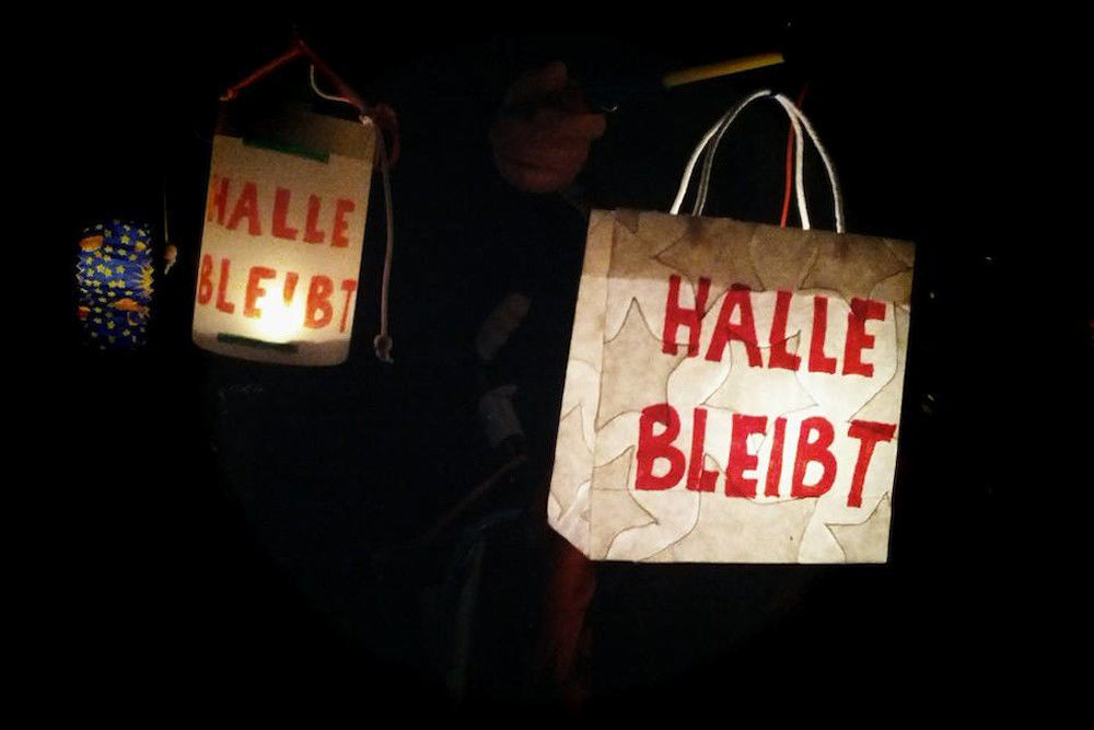 Laternen statt Transparente: Protest am Martinstag in Halle. 
