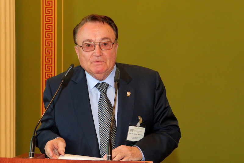 Rektor Viktor Perevalov