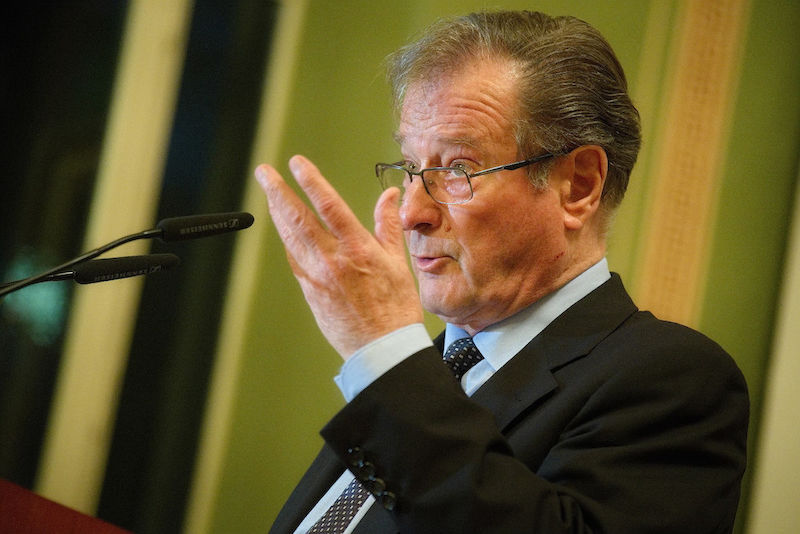 Klaus Kinkel, Außenminister a. D., würdigte Genscher als großen Menschen und Politiker.