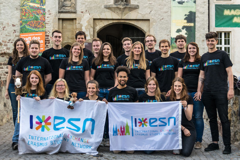 Das Team des ESN um Isabel Jäger (hier links außen im Bild)  organisiert verschiedene Veranstaltungen für ausländische Studierende.