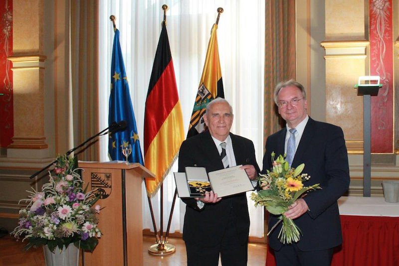 Prof. Dr. Günther Schilling (li.) erhielt im Juni 2018 von Ministerpräsident Dr. Reiner Haseloff den Landesverdienstorden.
