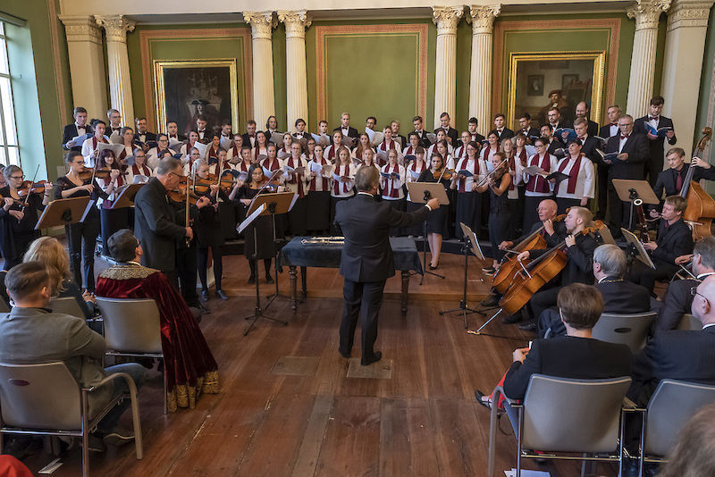 Musikalisch umrahmt wurde die Festveranstaltung durch das Akademische Orchester und den Universitätschor "Johann Friedrich Reichardt".