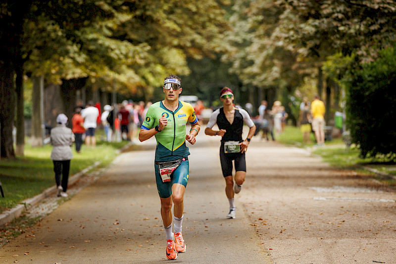 Wilhelm Hirsch (vorn) beim Ironman in Frankfurt am Main.