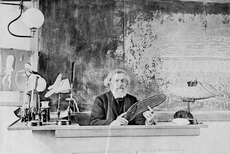 Julius Kühn im Hörsaal, aufgenommen 1895.