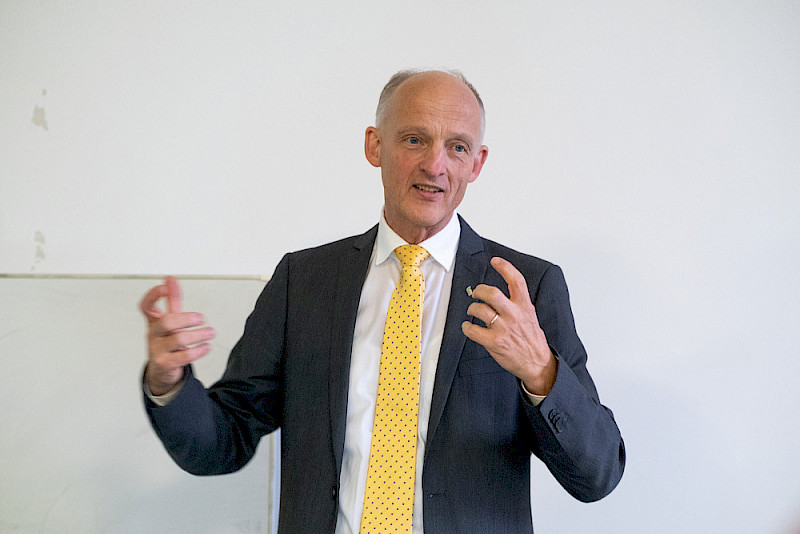 Johannes Hallmann vom Julius-Kühn-Institut in Braunschweig sprach über Kühns Forschungen zu Pflanzenkrankheiten.