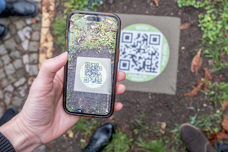 Per QR-Code wird die Klosterkirche Neuwerk visuell als Augmented Reality dargestellt.