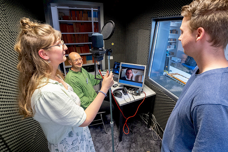 Im Studio der Sprechwissenschaft konnten sich Gäste am Mikro ausprobieren.